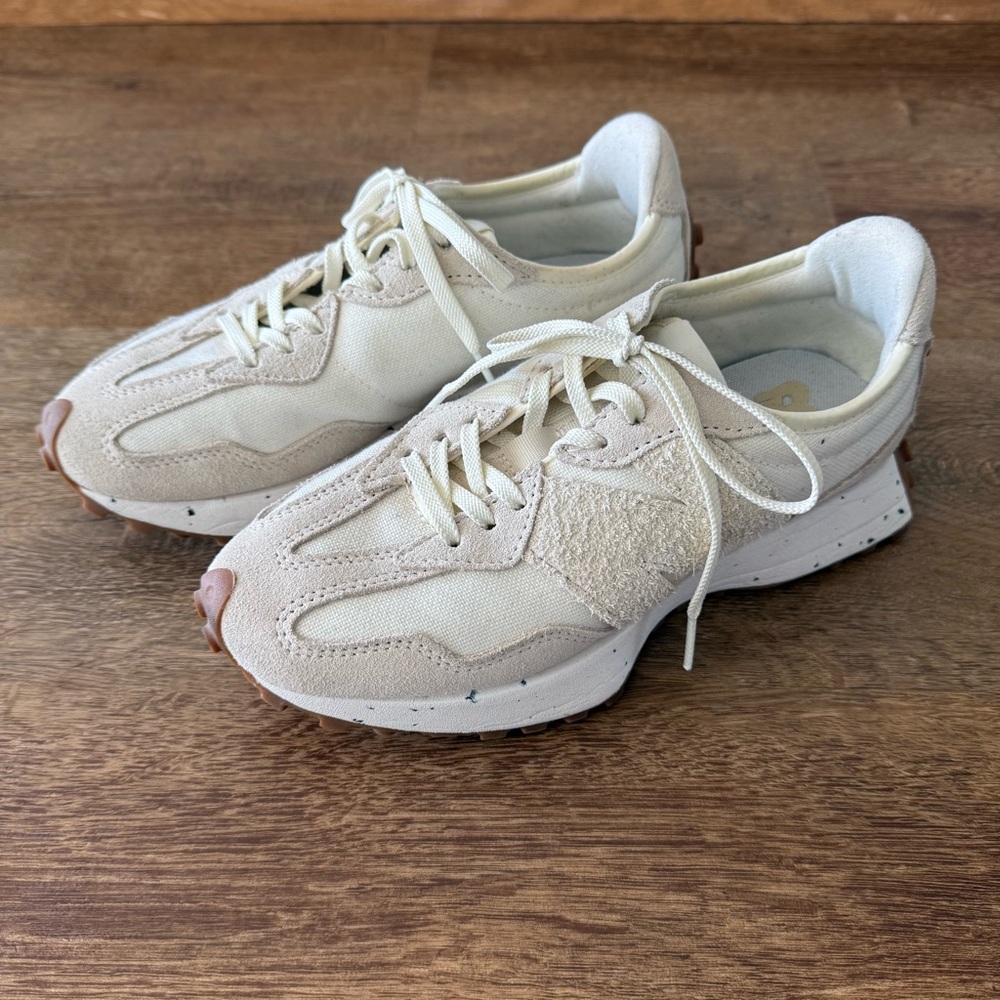 New Balance 327 Women’s Size 7